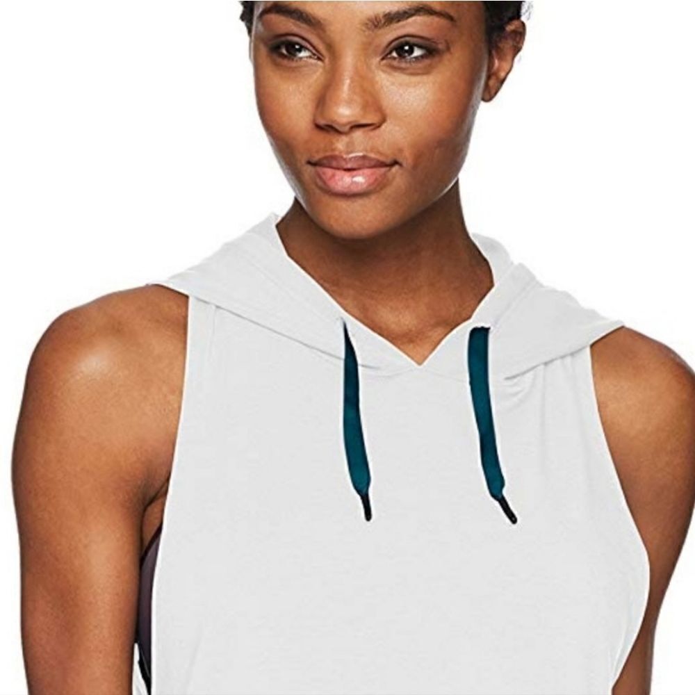 Under Armour Women's White Sleeveless Hooded Pullover Top - Picture 3 of 14